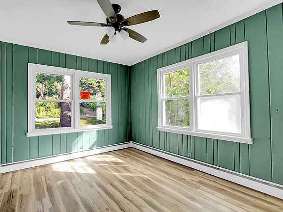 5th image of 65 Greenwood Dr