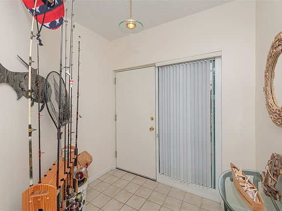 2nd image of 75 Comares Ave Unit 1B