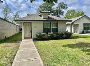 126 E Ash St, Angleton, TX 77515