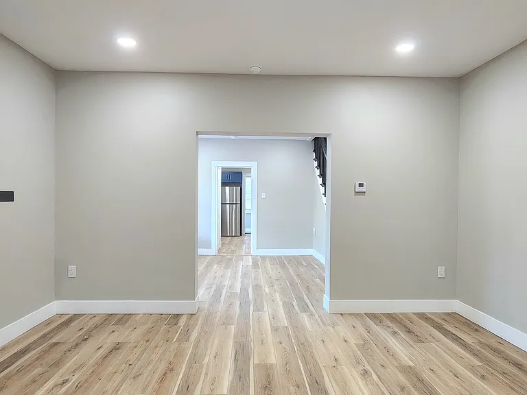 Living room. Angle 3.