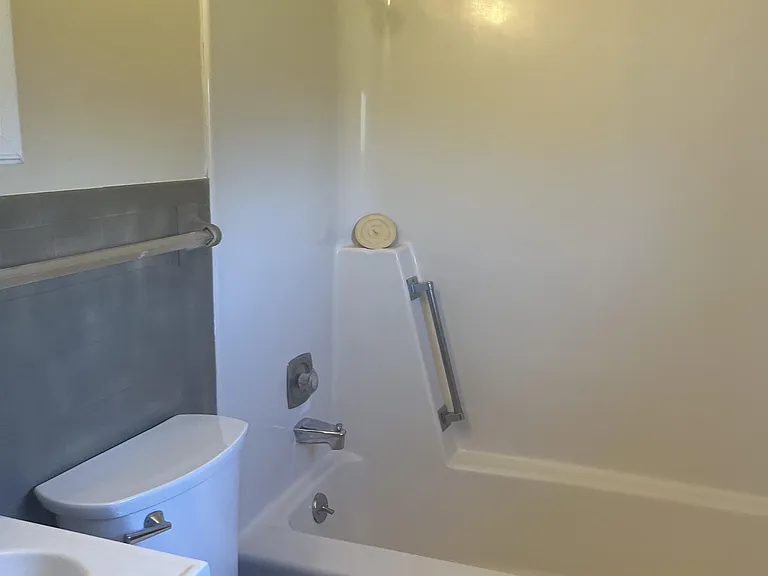 30 Turner Dr #B — Photo 5