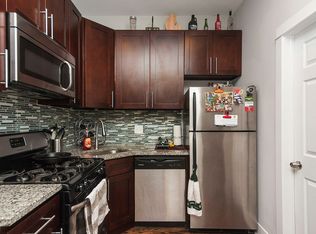 1338 W Huron St APT 3F, Chicago, IL 60642