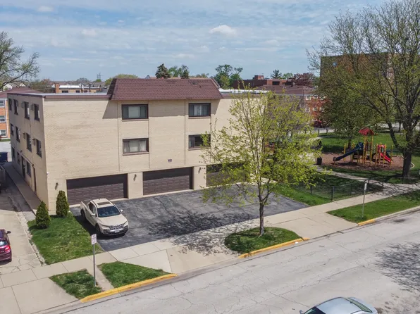 1258 Brown St APT 204, Des Plaines, IL 60016