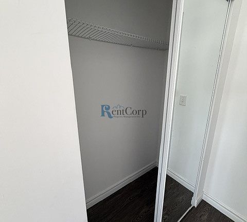 4th image of 1903 King St N Room 2