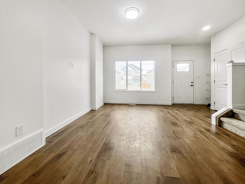 Edmonton House for rent - 3 Bedrooms — photo 5
