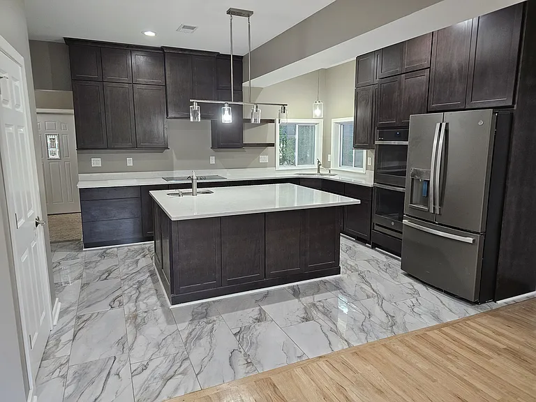 4822 Hillcrest Dr — Photo 7