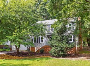 7900 Flag Tail Dr, Midlothian, VA 23112