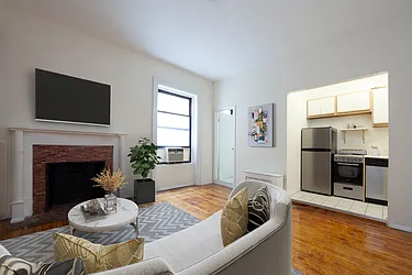 Rented by R New York