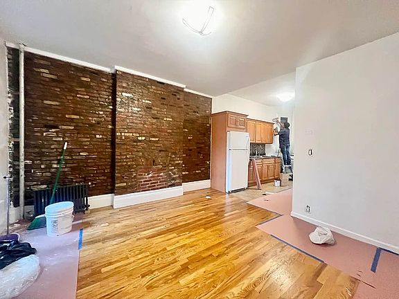 4th image of 344 Gates Ave APT 3C