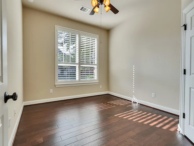 5342 Tyler Park Ln — Photo 13