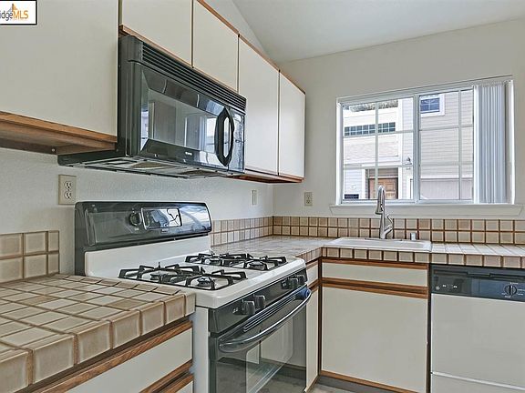 4th image of 7574 Mountain Blvd APT 7