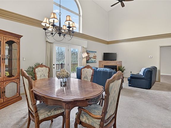 5th image of 7081 Clubview Dr