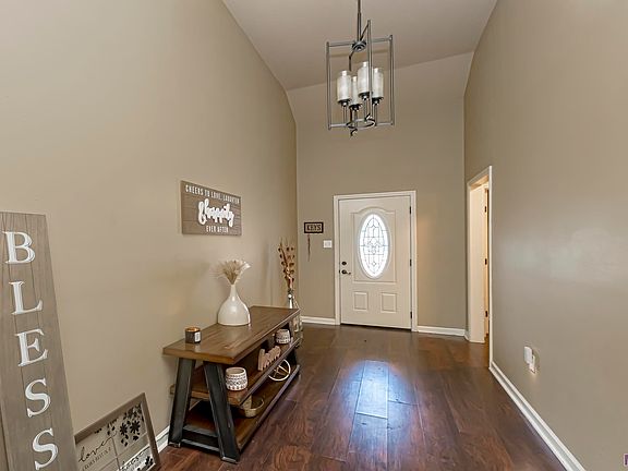 3rd image of 23638 Southpoint Dr