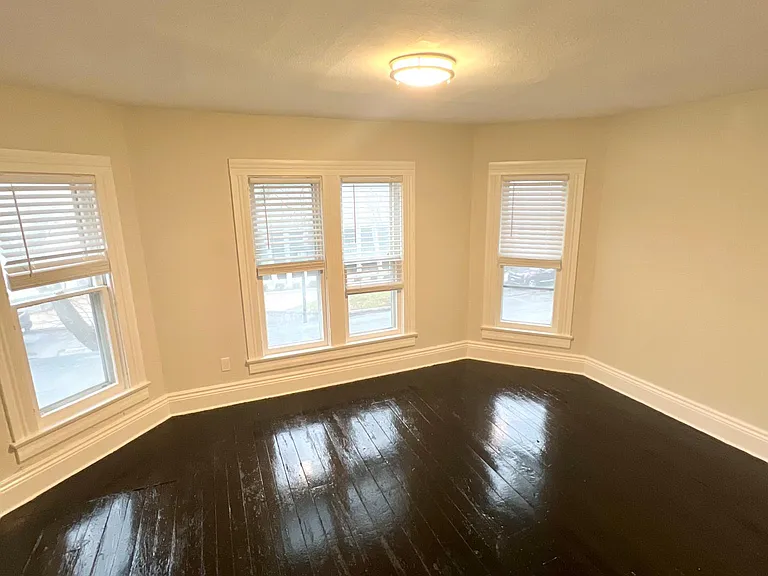 497 Averill Ave — Photo 17