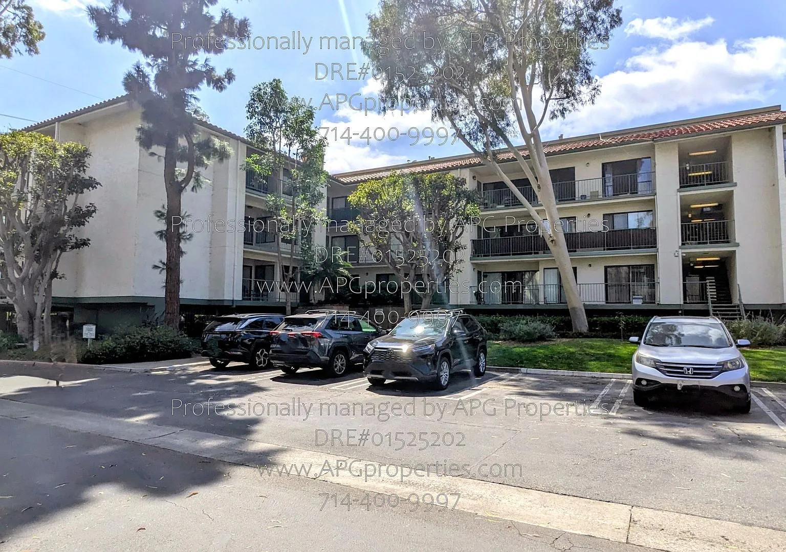 Secured building! - 2 bedroom / 2 bathroom condo near Irvine Spectrum — Photo 1