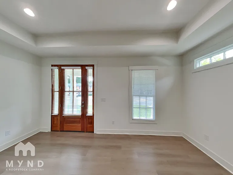 501 Everette St — Photo 7