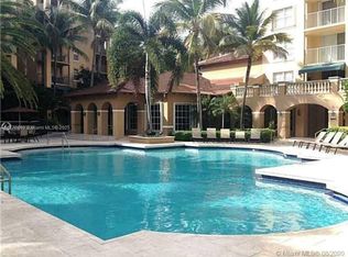 19501 E Country Club Dr APT 104, Miami, FL 33180