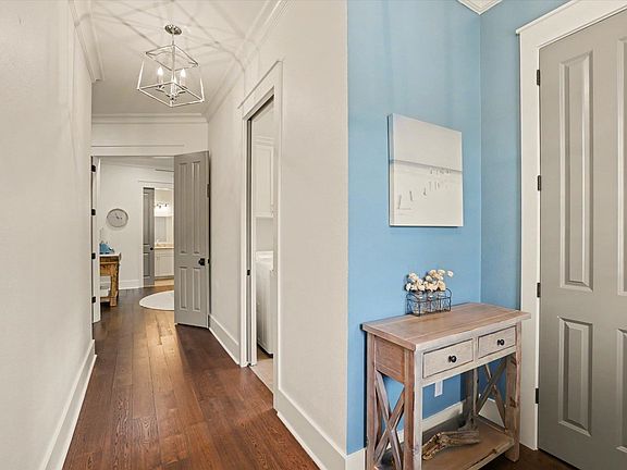 3rd image of 3513 Esplanade Way