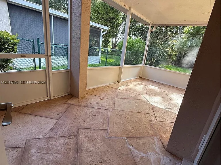 1713 NW 208th Ter — Photo 7
