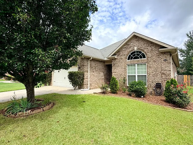 705 Post Oak Way — Photo 2