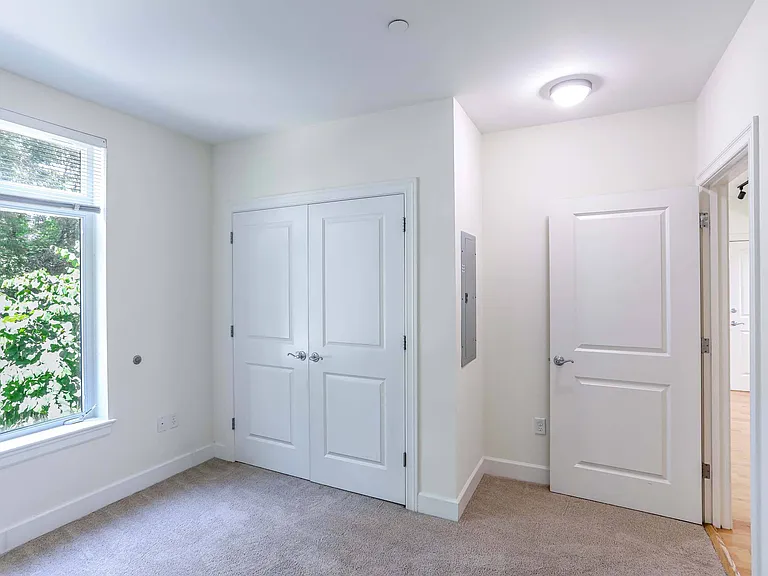 7 Cameron Apartments — Photo 22