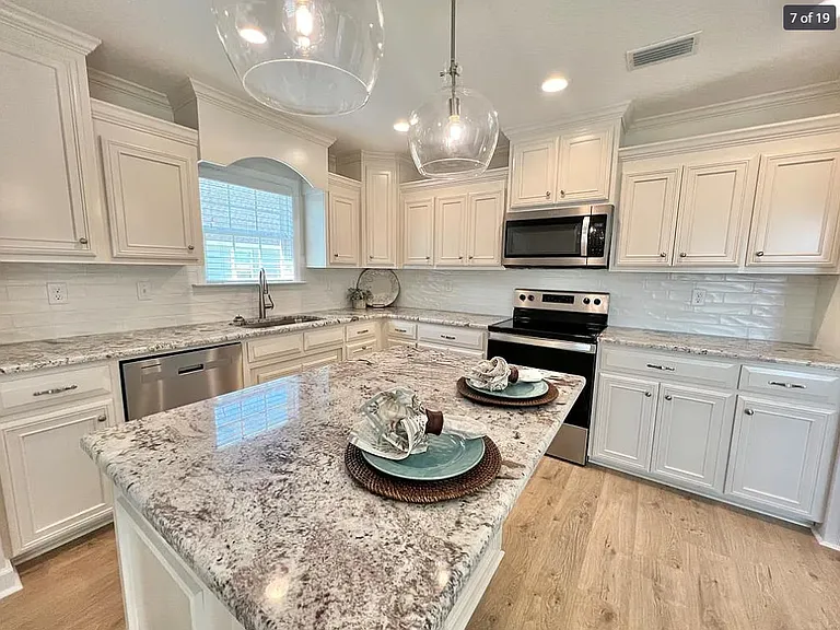 3965 Landings Cir — Photo 15