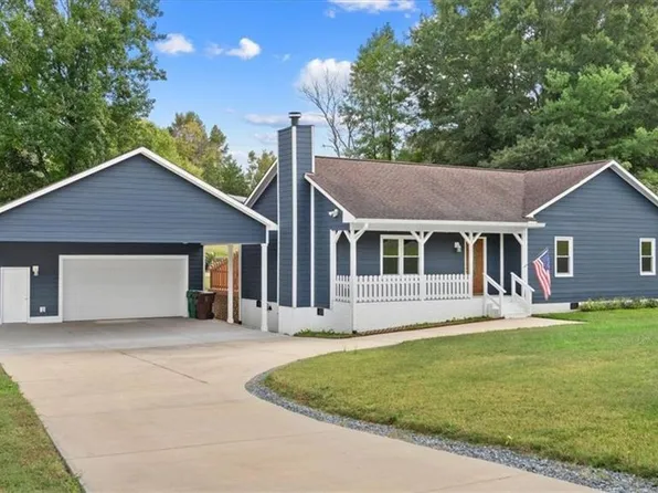 4482 Stone Ridge Dr, Trinity, NC 27370
