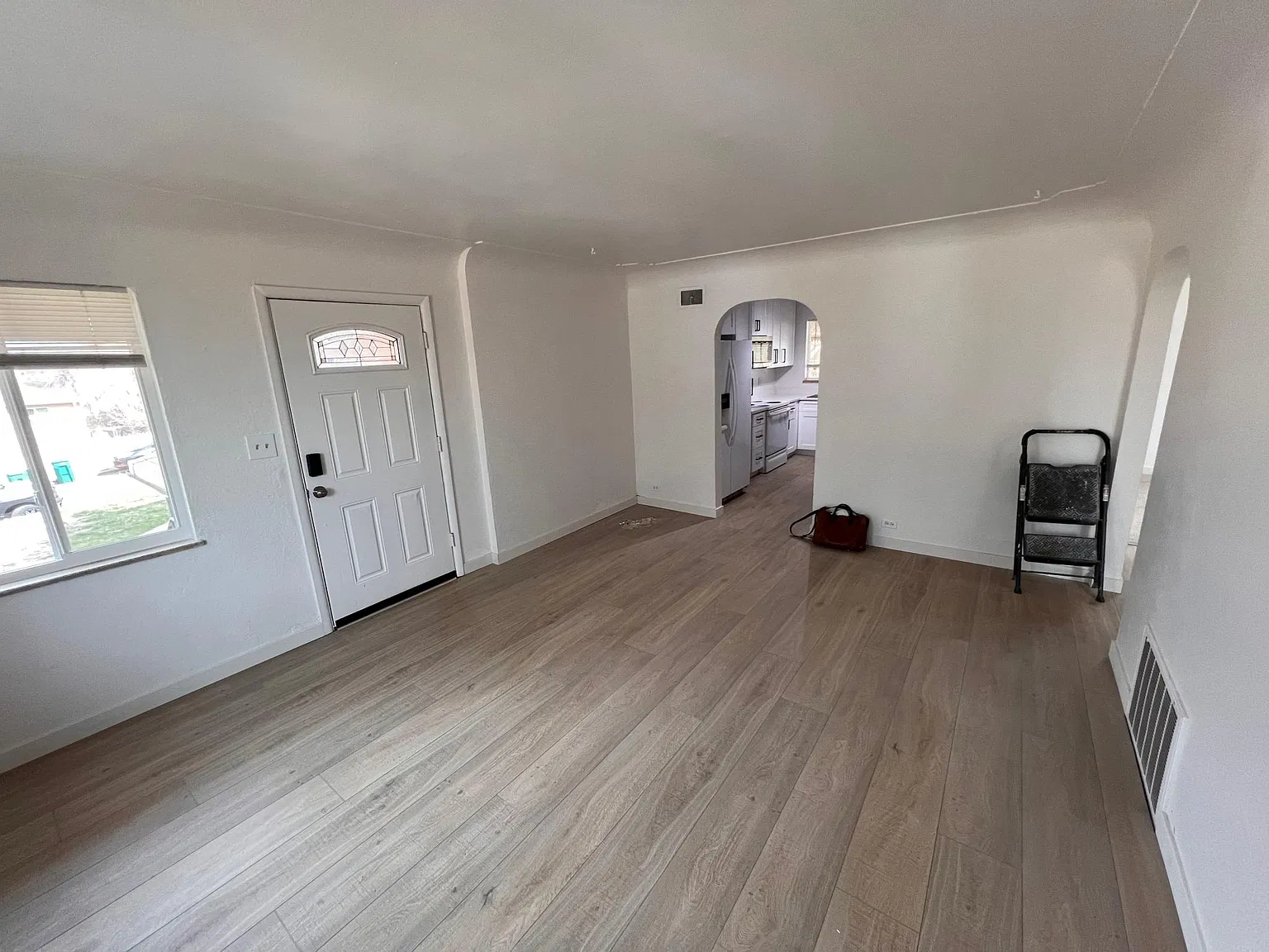 2 bed, 950 sqft, $1,700 — Photo 3