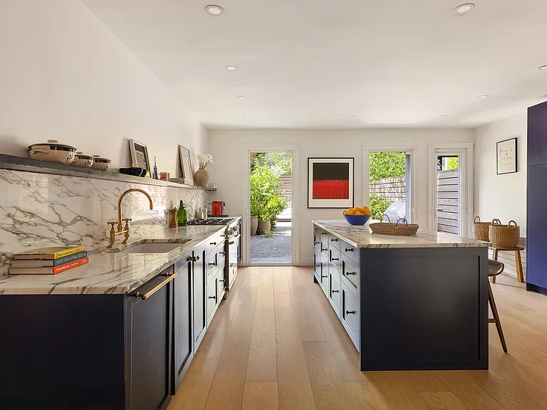 279 Jefferson Ave — Photo 11