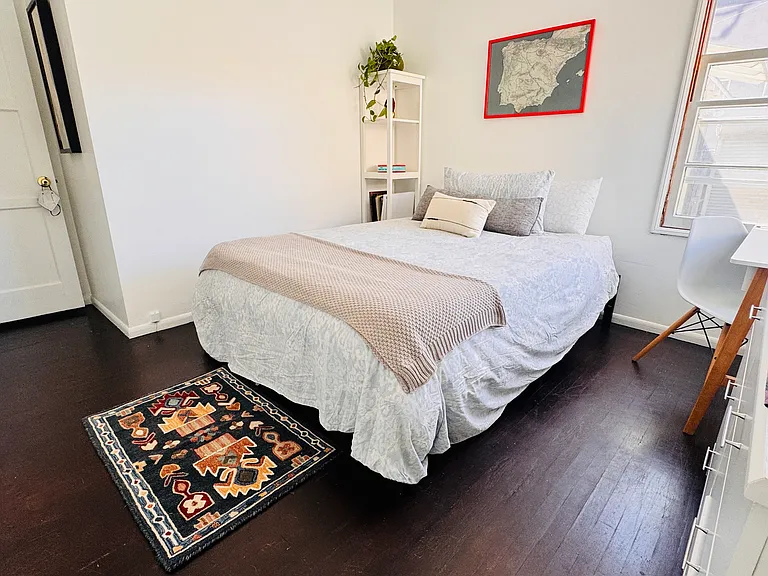 674 E Flower Ave — Photo 10