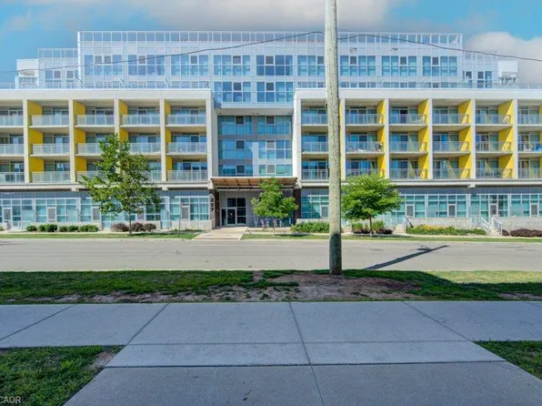 257 Hemlock St #401, Waterloo, ON N2L 0K2