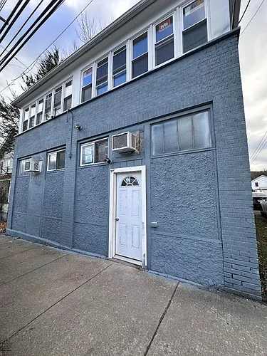 153 Vine St Photo 1
