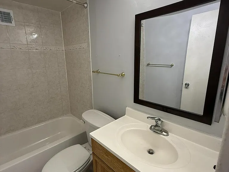 3100 S Manchester St #304 — Photo 11