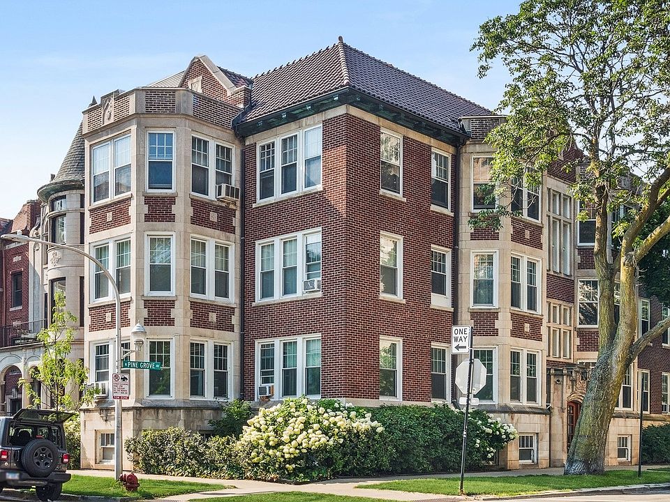 1st image of 2946 N Pine Grove Ave #2S