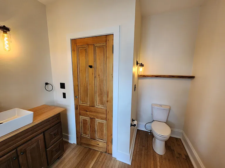 162 E 3rd St #1R — Photo 7