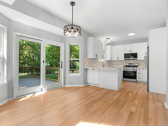 3rd image of 2171 Litchfield Ln