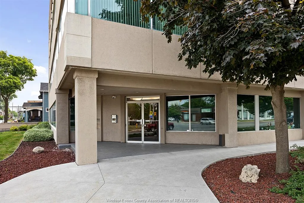 2 bed, 1100 sqft, $2,100 — Photo 4