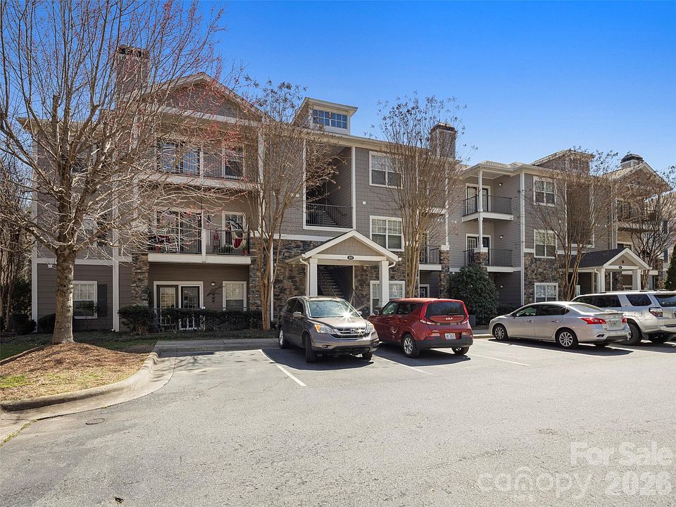 1st image of 900 Vista Lake Dr APT 208