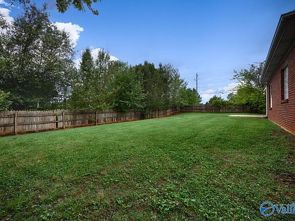 4th image of 100 Twelve Oaks Dr