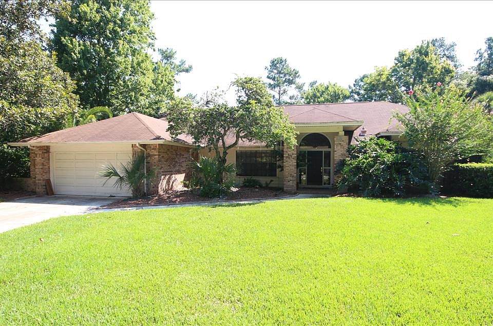 1st image of 810 Cove Park Pl