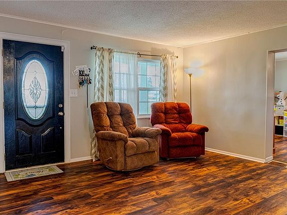 5th image of 1020 Shady Ln