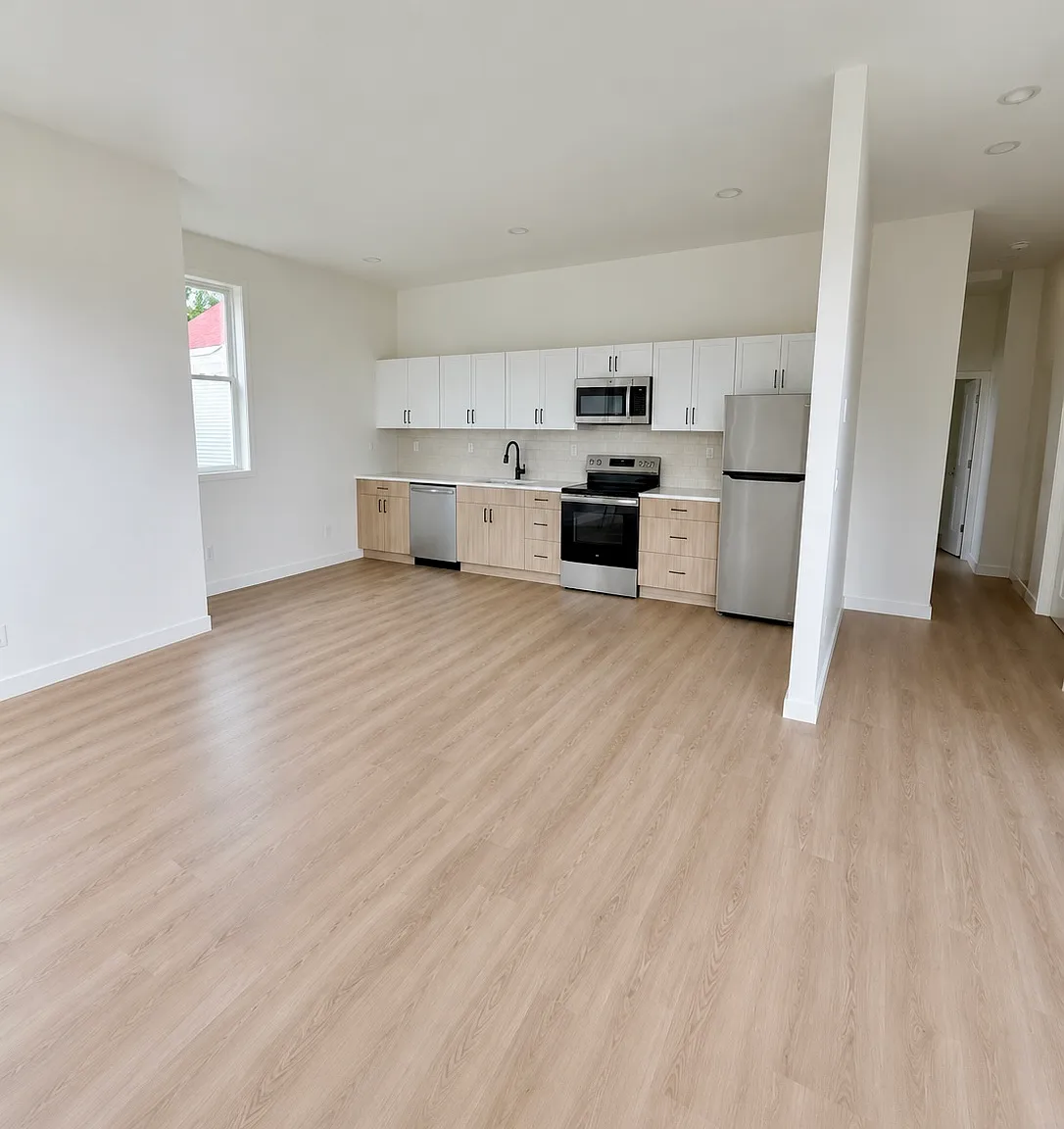 2 bed, 925 sqft, $2,450 — Photo 1