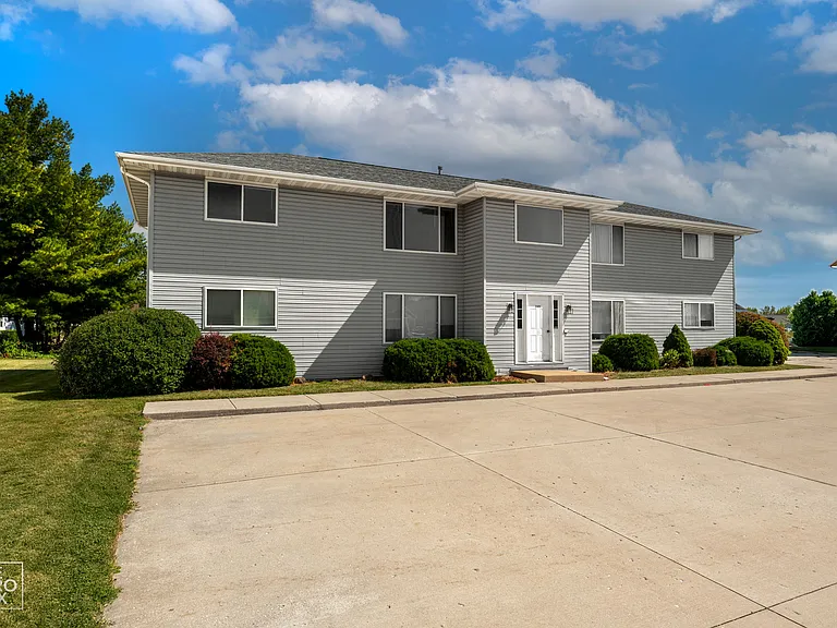 2401 Ashland Cir #1 — Photo 13