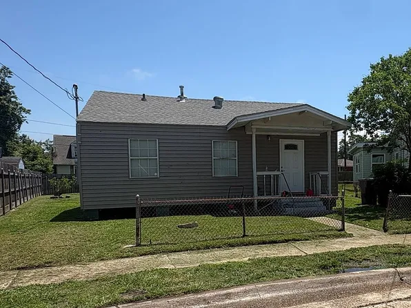22 Curtis Dr, New Orleans, LA 70126