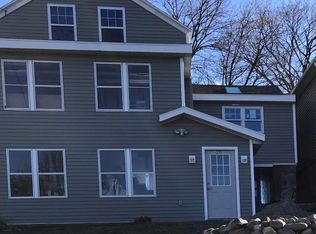 1556 2nd St, Rensselaer, NY 12144