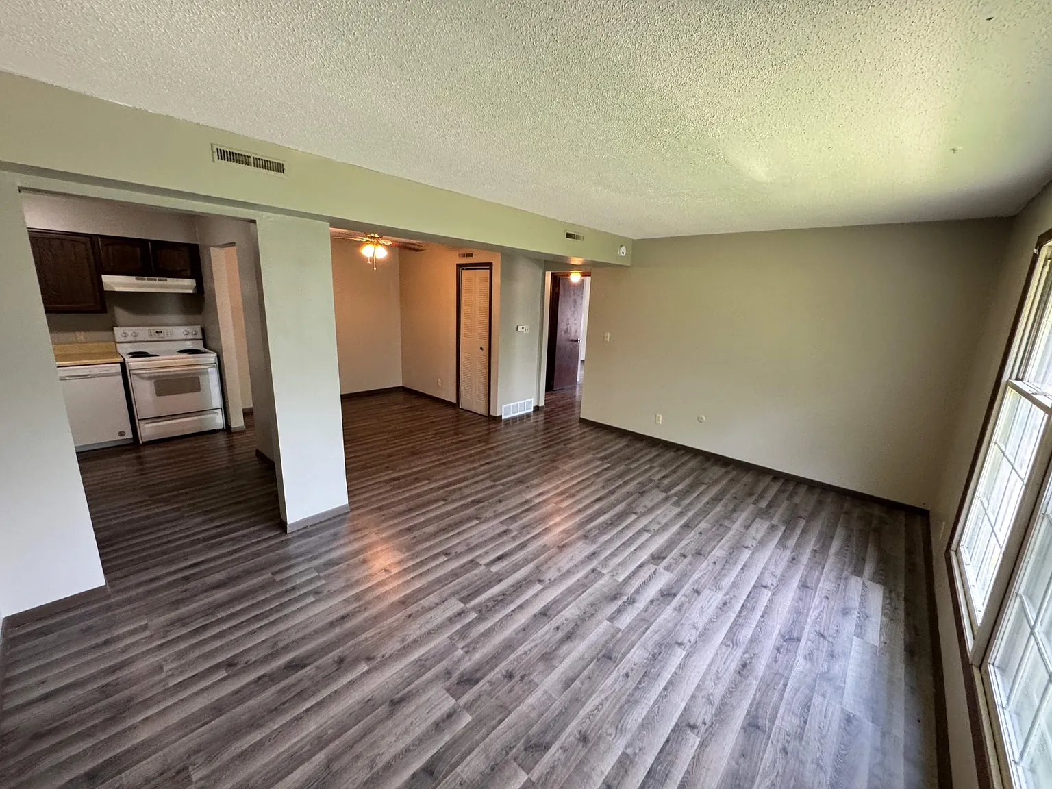 2 bed, $695 — Photo 4