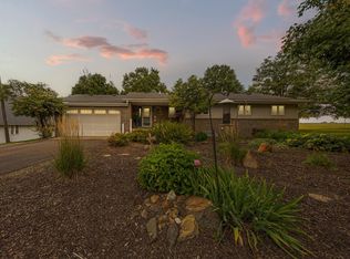 58560 Kirkwood Rd, Mankato, MN 56001