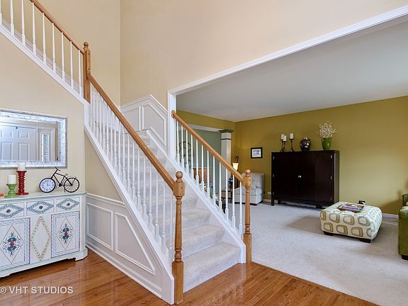 3rd image of 1352 Turnberry Ln