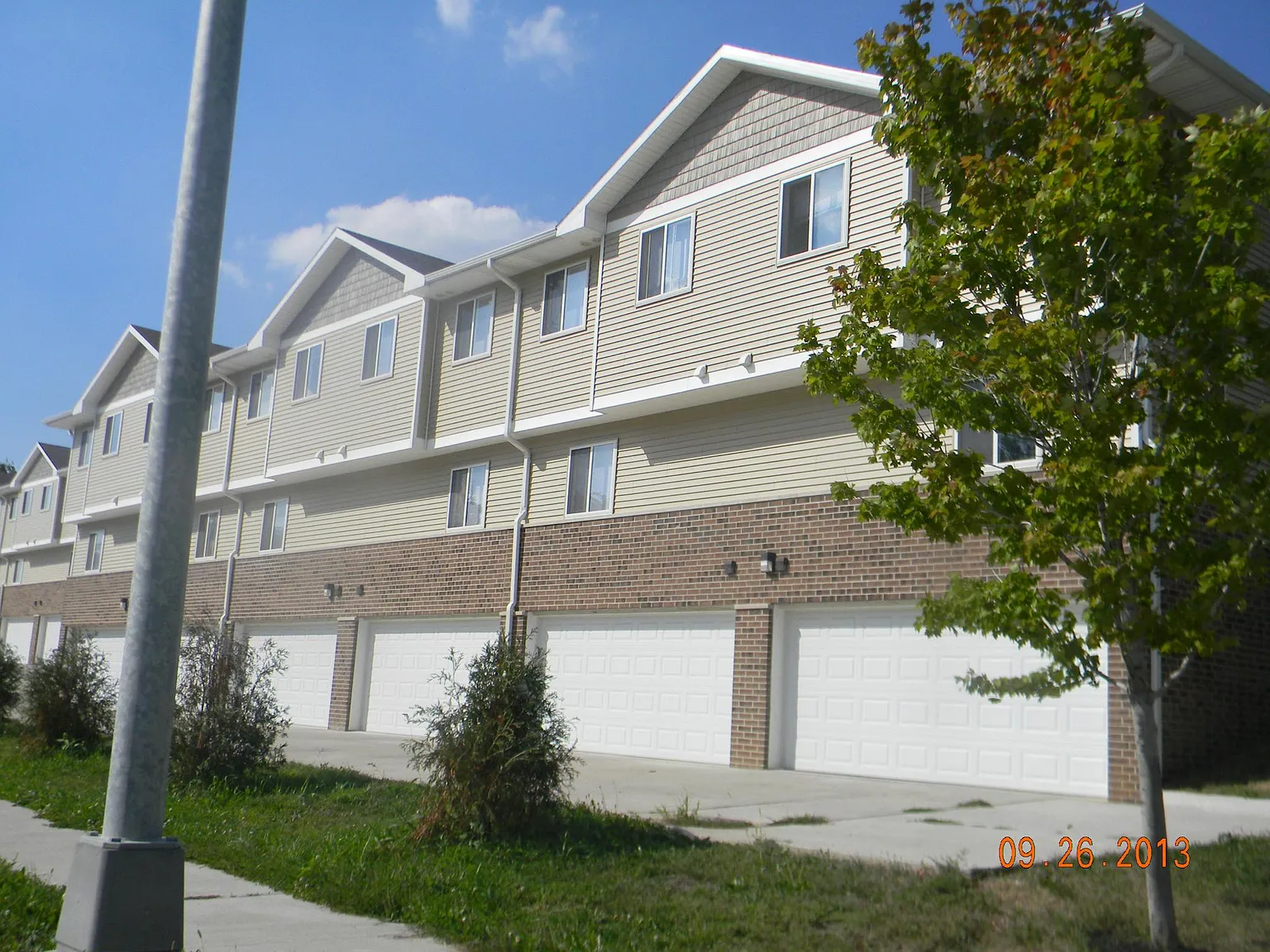 4 bed, 1190 sqft, $1,580 — Photo 2
