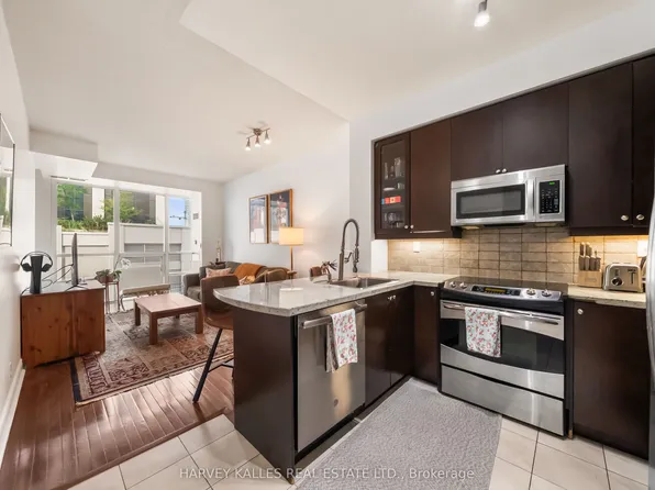 1910 Lake Shore Blvd W #602, Toronto, ON M6S 1A2